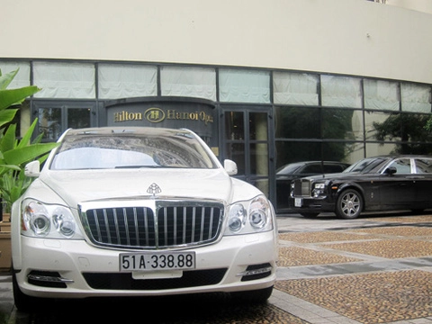  maybach 62s và phantom rồng chạm mặt tại hà nội - 1