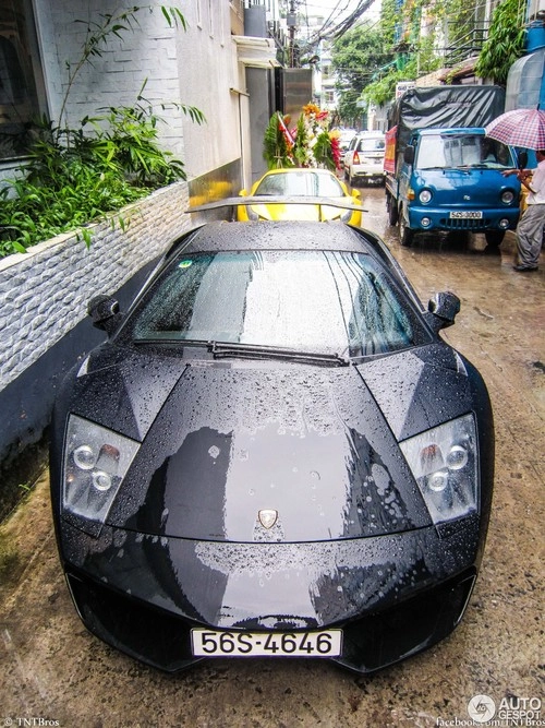  murcielago lp670-4 sv dầm mưa ở sài gòn lên báo nước ngoài - 6