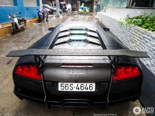  murcielago lp670-4 sv dầm mưa ở sài gòn lên báo nước ngoài - 7