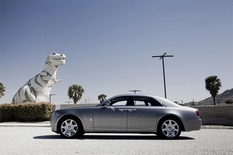  rolls-royce ghost dạo chơi ở thị trấn ma - 11