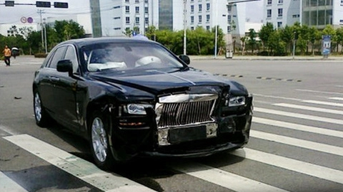  rolls-royce ghost gặp nạn - 1