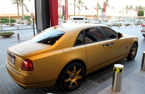  rolls-royce ghost mạ vàng ở dubai - 5