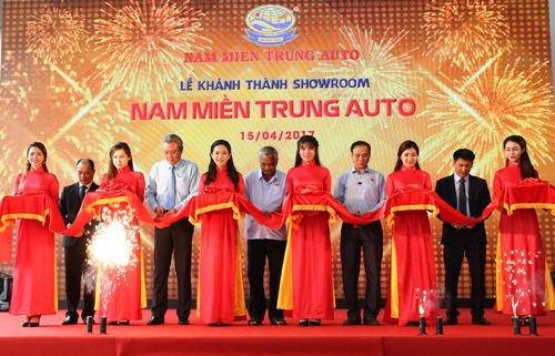  showroom ôtô lớn nhất nam miền trung đi vào hoạt động - 1