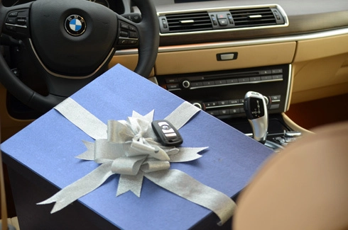  tặng quà noel kiểu bmw - 1