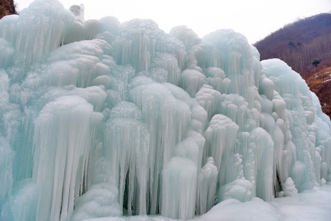 Vẻ kỳ thú của thác nước đóng băng ở trung quốc - 3