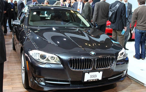  xe bmw bị đánh cắp trên đường tới triển lãm new york - 1