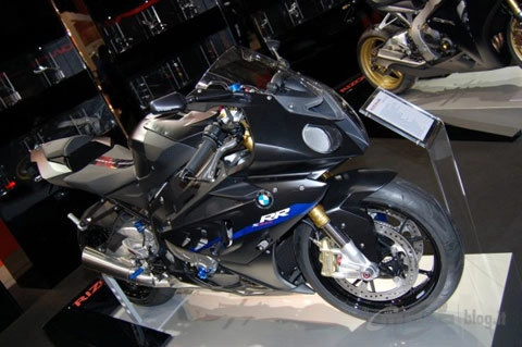  bmw s1000rr với đồ chơi rizoma tại eicma - 1