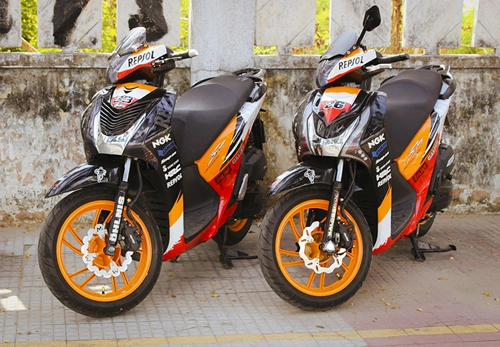  cặp đôi honda sh150 lên dàn áo repsol ở sài gòn - 2