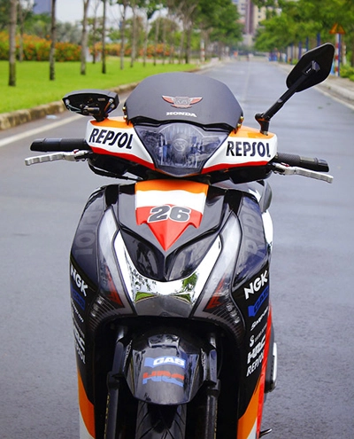  cặp đôi honda sh150 lên dàn áo repsol ở sài gòn - 4