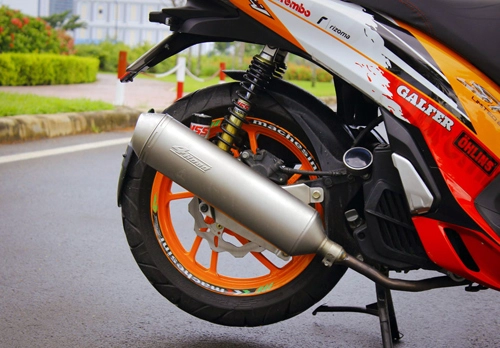  cặp đôi honda sh150 lên dàn áo repsol ở sài gòn - 9