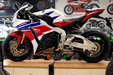  cbr1000rr fireblade hrc 2013 - vẻ đẹp môtô đua - 1