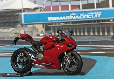  ducati 1199 panigale trình làng tại abu dhabi - 1