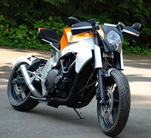  honda cbr1000f độ phong cách siêu thực - 3