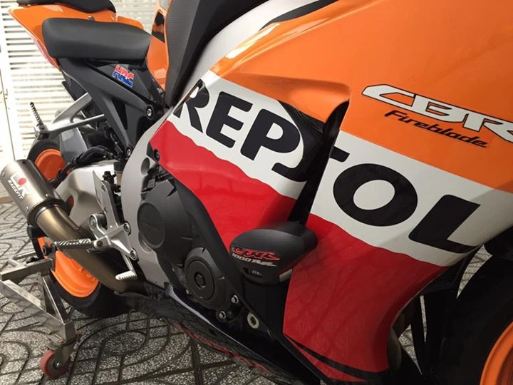 Honda cbr1000rr repsol độ đơn giản nhưng hút hồn với ống xả racefit đầy uy lực - 5