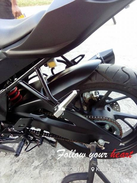 Honda cbr150r độ cực chất với phong cách đàn anh cbr250rr - 8