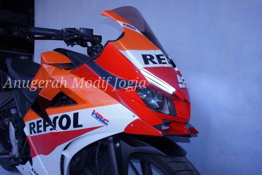 Honda cbr150r mới độ theo phong cách repsol - 1