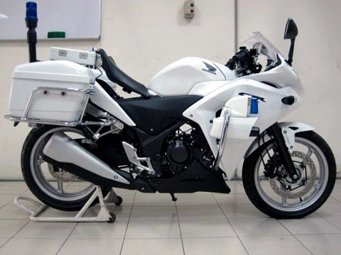  honda cbr250r 2011 police xuất hiện tại malaysia - 1