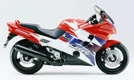  những mẫu xe lừng danh trong honda cbr-serie - 1