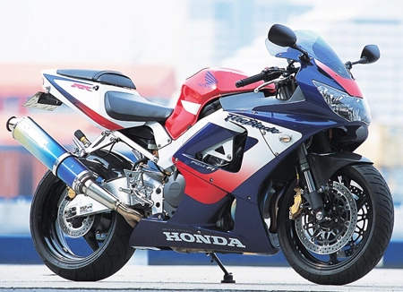  những mẫu xe lừng danh trong honda cbr-serie - 3