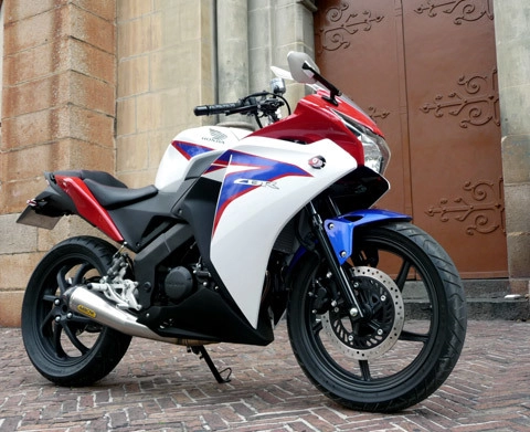  trang điểm honda cbr150r 2011 - 2