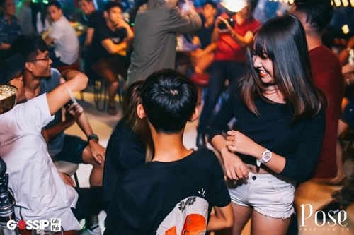 Ăn chơi điên cuồng miễn phí tại gossip pub mới siêu khủng và cực chất - 7