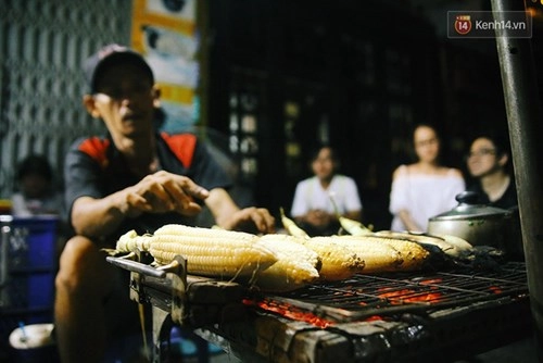 Bắp nướng ngon nhất sài gòn - để được ăn người ta phải chờ 1 tiếng - 9