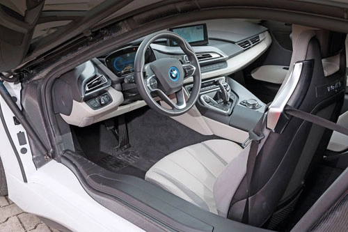  bmw i8 kế thừa thiết kế của m1 - 9