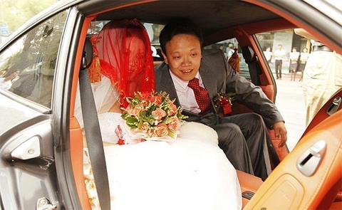  đám cưới toàn xe volkswagen đỏ ở trung quốc - 9