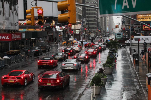  dàn siêu xe ferrari trị giá 30 triệu usd hội ngộ dưới mưa - 2