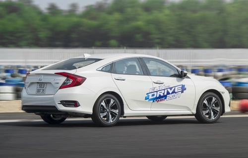  honda civic - bản năng xe thể thao cho khách việt - 3