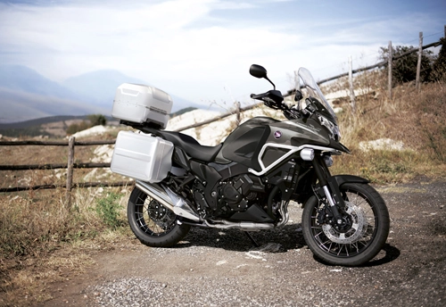  honda vfr1200x - đối thủ bmw r1200gs - 1