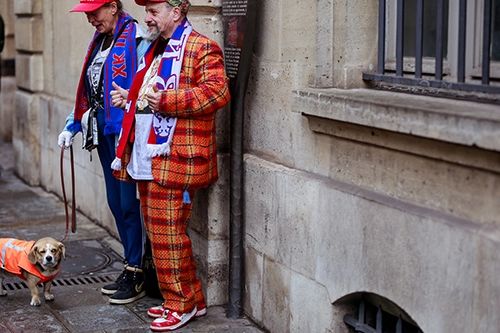 Mặc trời mưa street style ở paris fashion week vẫn đẹp rộn ràng - 4