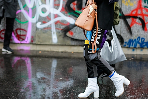 Mặc trời mưa street style ở paris fashion week vẫn đẹp rộn ràng - 7