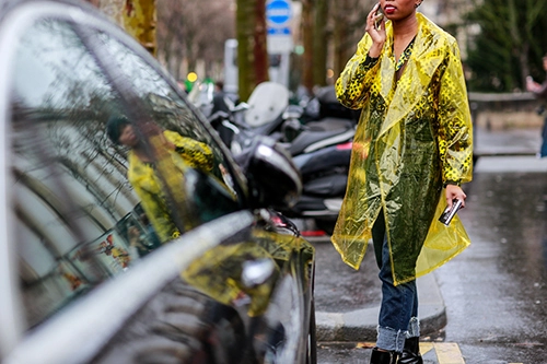 Mặc trời mưa street style ở paris fashion week vẫn đẹp rộn ràng - 12