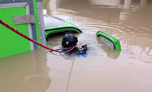  ôtô ngập nước ở detroit - 2