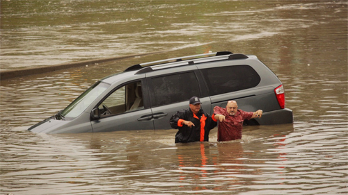  ôtô ngập nước ở detroit - 3