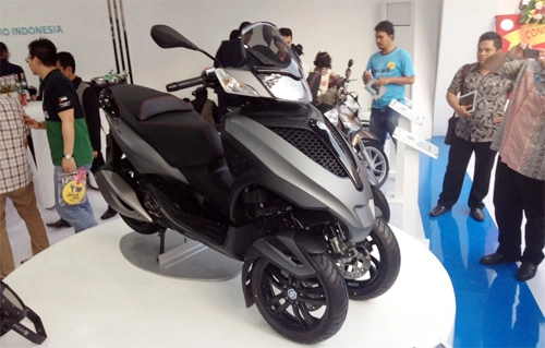  piaggio ra mắt cặp đôi scooter sport tại indonesia - 2