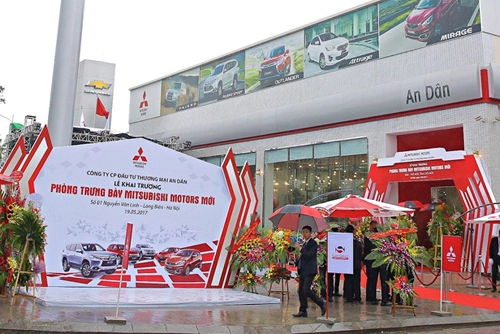  showroom mitsubishi an dân ngày đầu khai trương - 1