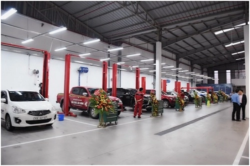  showroom mitsubishi an dân ngày đầu khai trương - 2