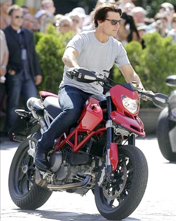  tom cruise trổ tài với ducati - 3