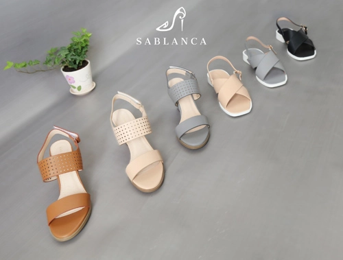 Bí quyết chọn sandals hợp với đôi chân cho ngày hè năng động - 1