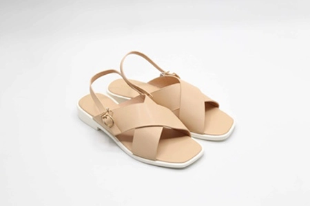 Bí quyết chọn sandals hợp với đôi chân cho ngày hè năng động - 3