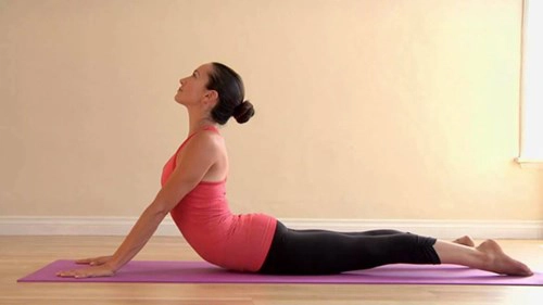 Mỡ bụng lâu năm sẽ bị triệt tận gốc với 3 động tác yoga cơ bản - 2