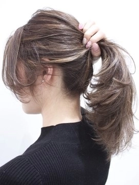 Nâng tầm nhan sắc ngoạn mục bằng hàng loạt biến thể của tóc đuôi ngựa - 3