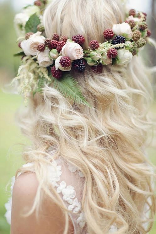 Thay vì phụ kiện cầu kỳ phái đẹp đua nhau chọn hoa quả tươi trang trí tóc ngày cưới - 3
