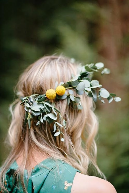 Thay vì phụ kiện cầu kỳ phái đẹp đua nhau chọn hoa quả tươi trang trí tóc ngày cưới - 4