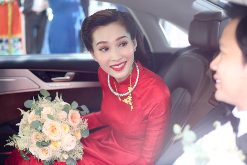 Thu thảo đơn giản với áo dài đỏ nhưng vẫn xứng là cô dâu đẹp nhất hôm nay - 1