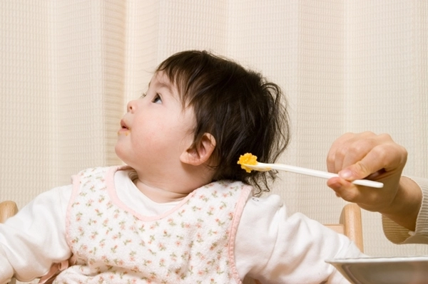 Cách giúp bé tăng cân nhanh dù ăn hoài không lớn - 1