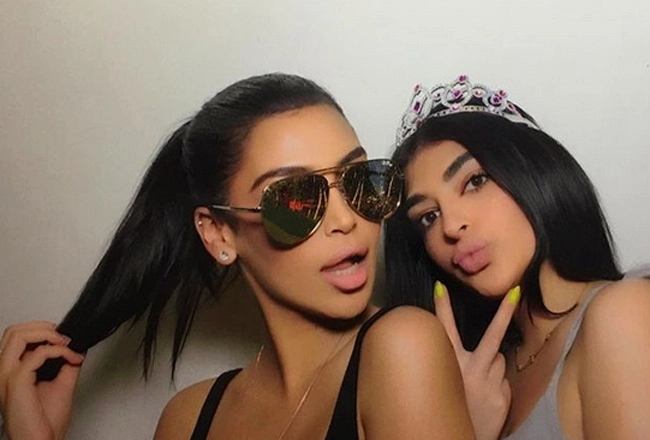 Cặp chị em khiến dân mạng hoang mang vì quá giống kim kardashian và kylie jenner - 7