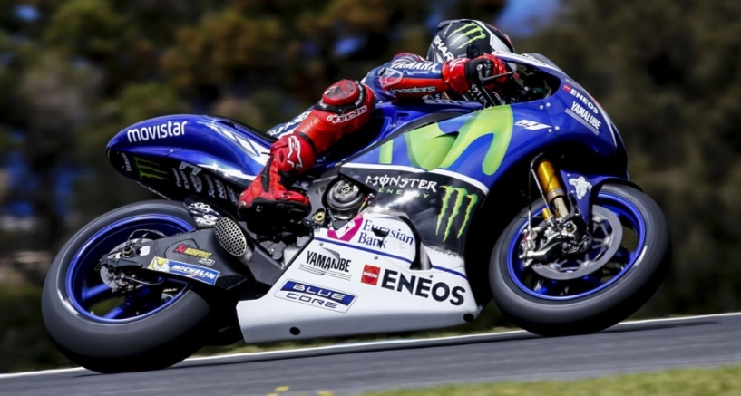 Hình ảnh xe đua m1 và tay đua jorge lorenzo của team movistar yamaha - 2